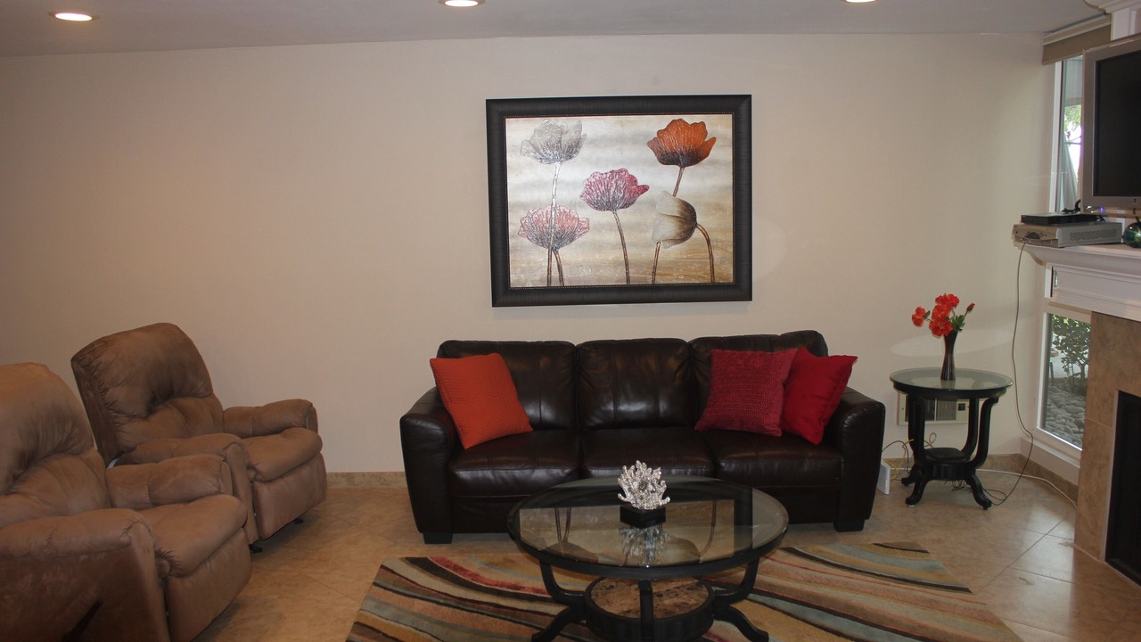 Photo of Livingroom in Townsite
