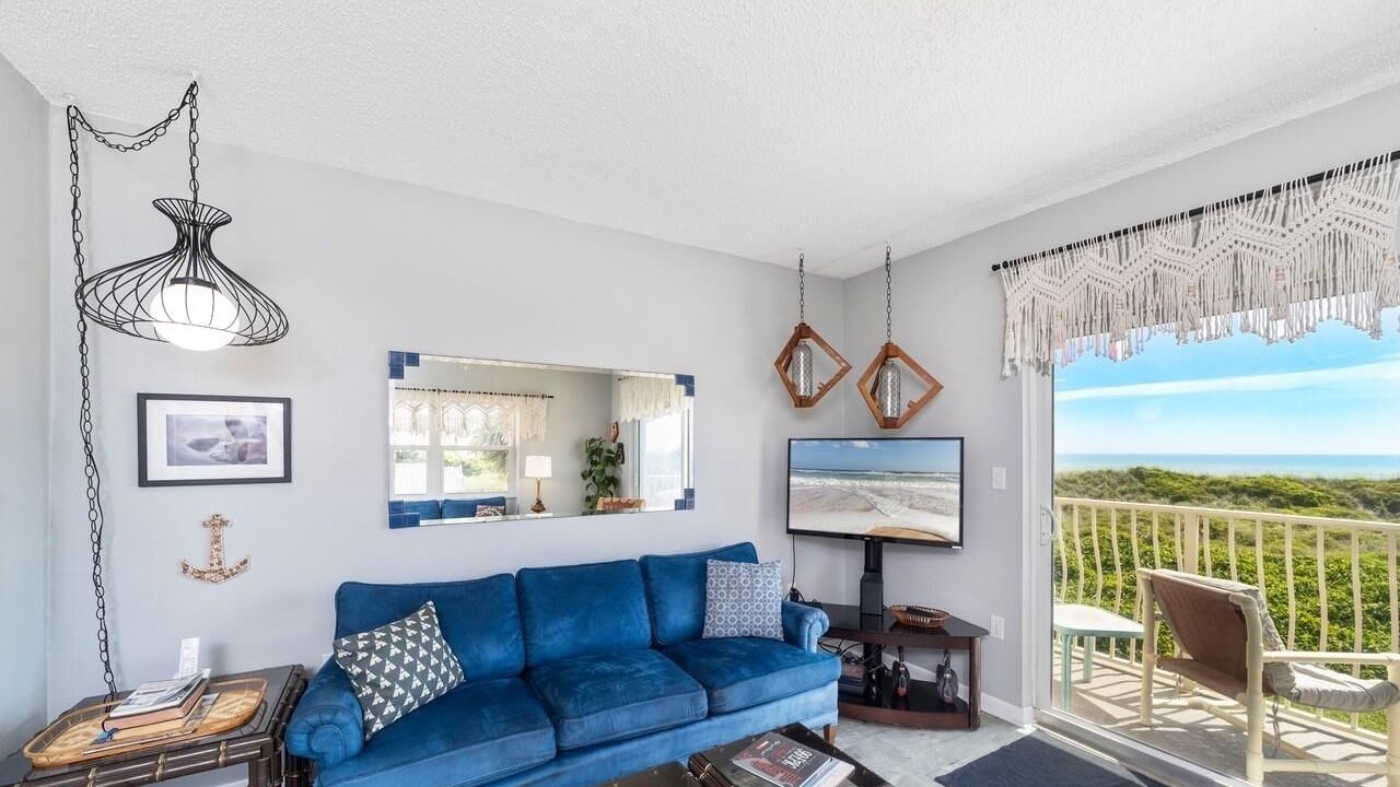 Photo of Livingroom in Butler Beach