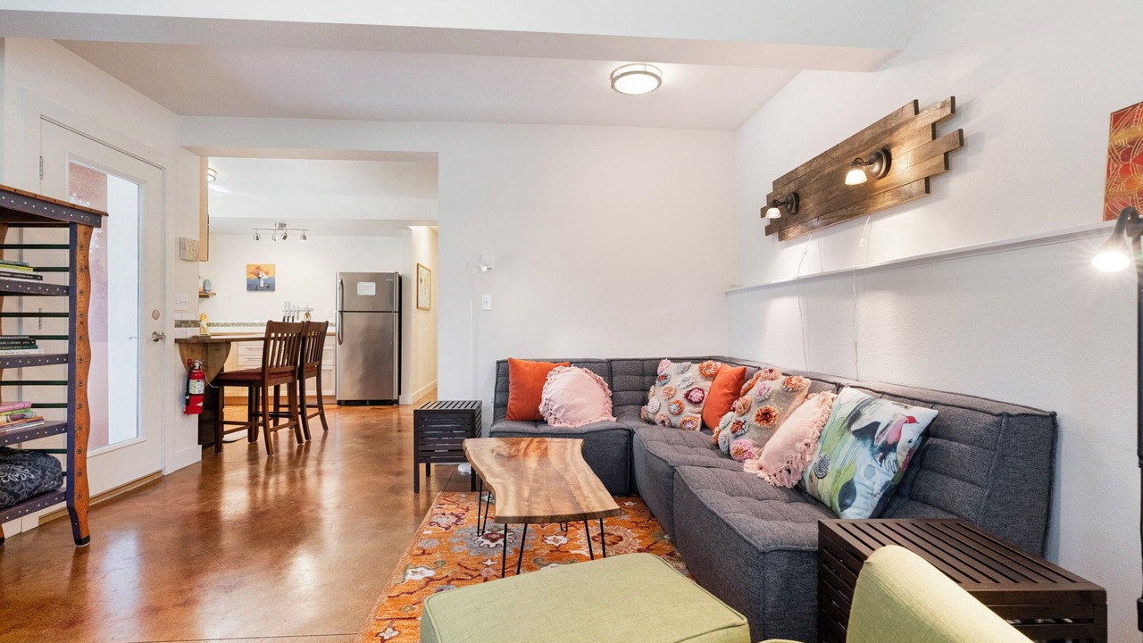 Photo of Livingroom in Sellwood-Moreland