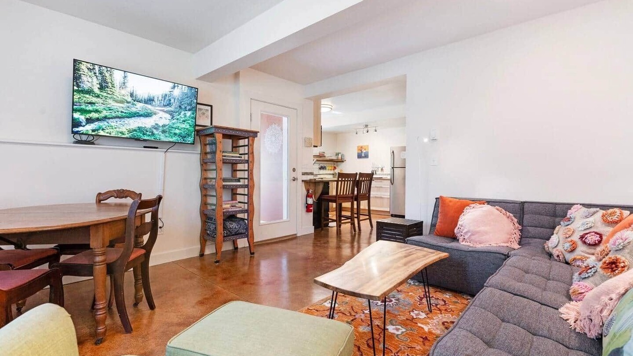 Photo of Livingroom in Sellwood-Moreland