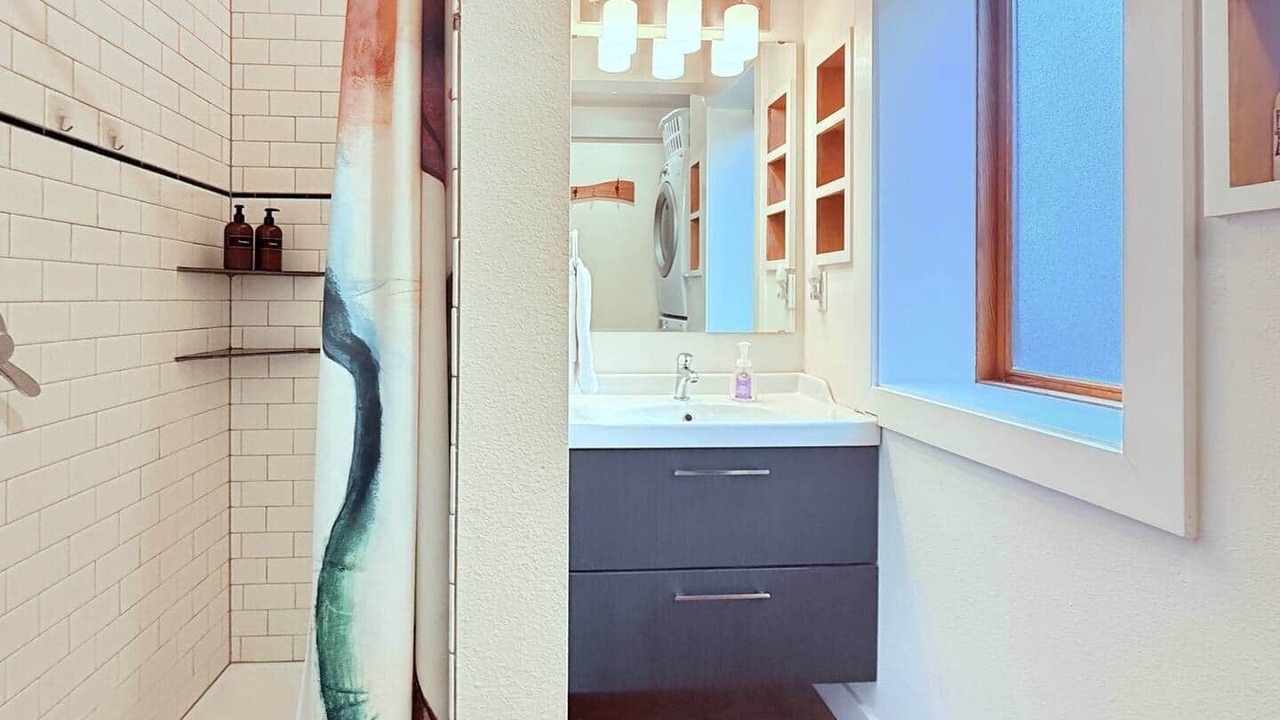 Photo of Bedroom in Sellwood-Moreland
