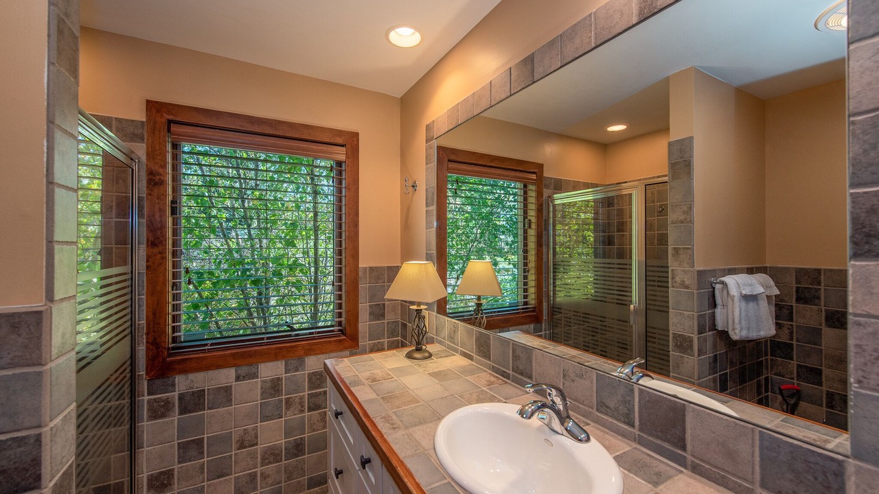 Photo of Bathroom in Waterfront Greens