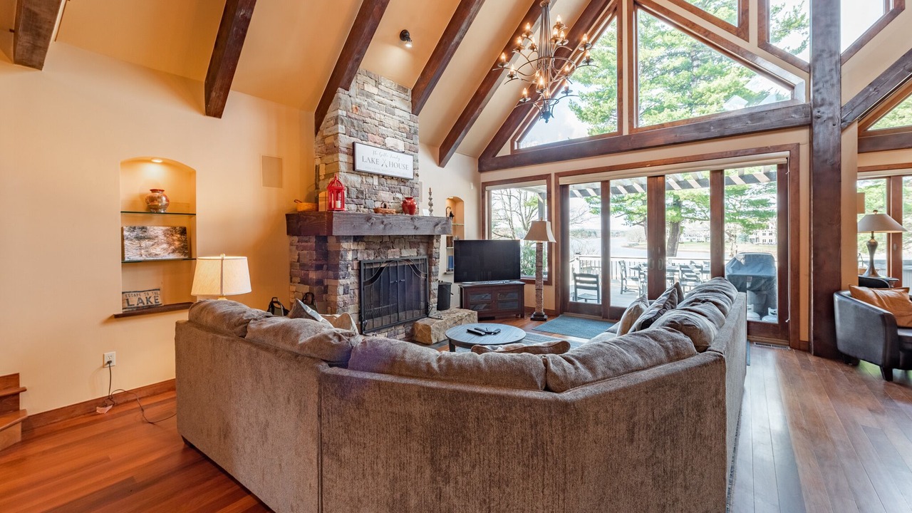 Photo of Livingroom in Waterfront Greens