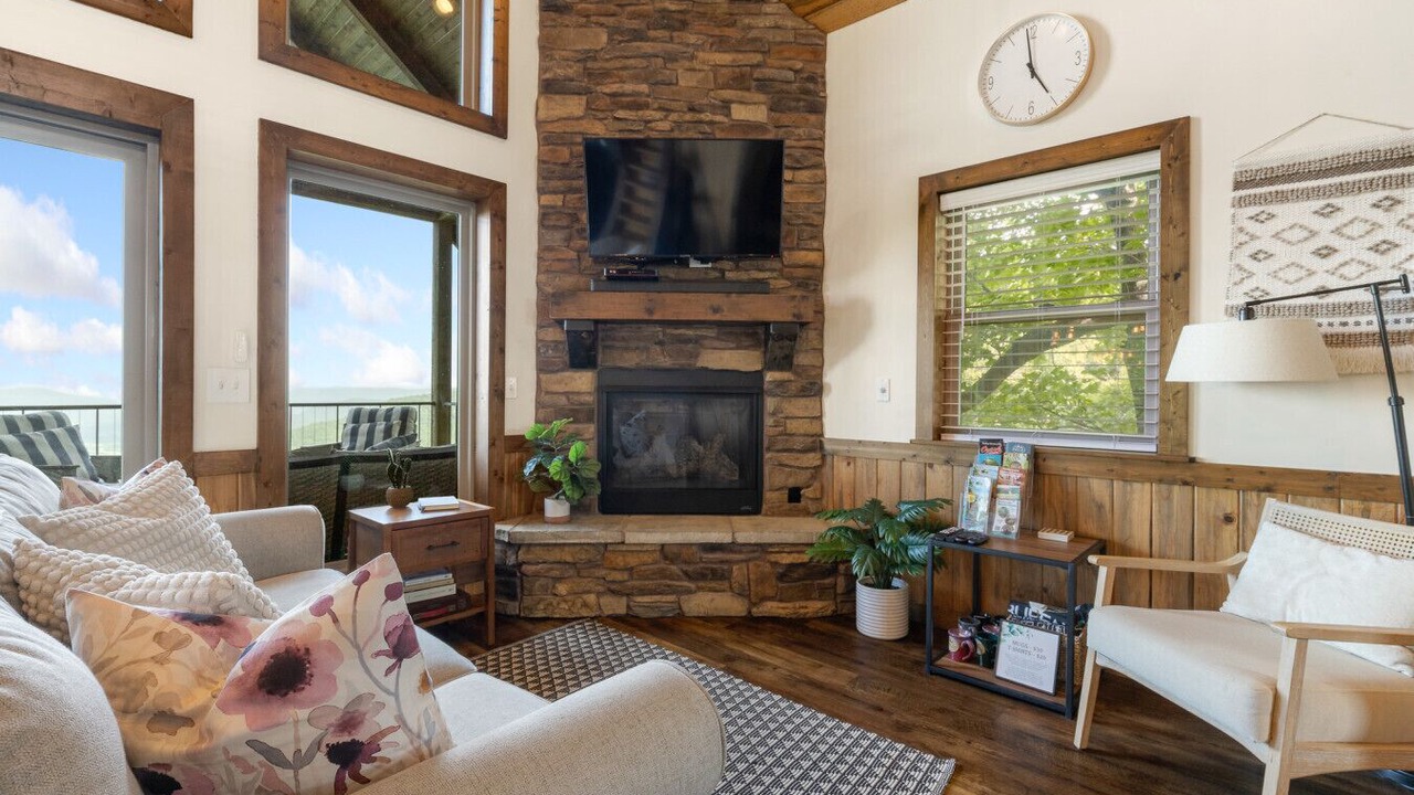 Photo of Livingroom in Jasper