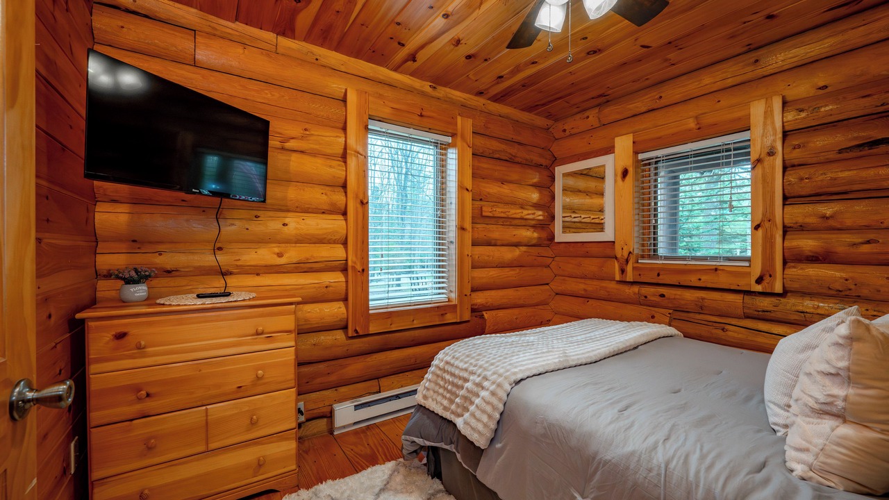 Photo of Bedroom in Thayerville