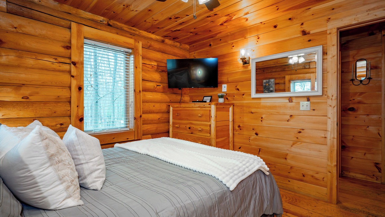 Photo of Bedroom in Thayerville