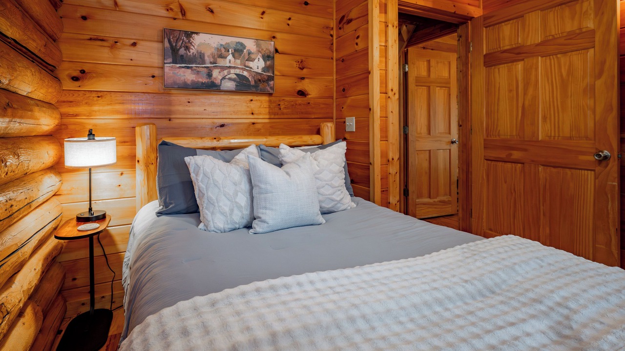 Photo of Bedroom in Thayerville