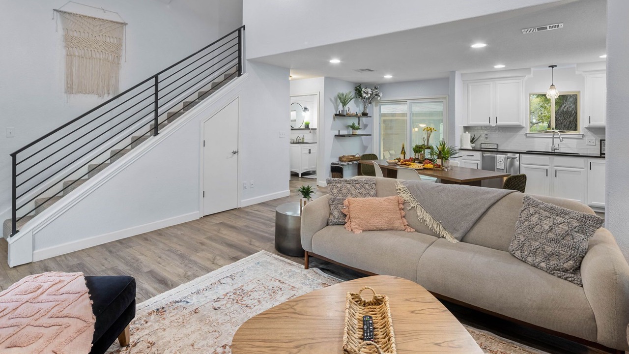 Photo of Livingroom in Horseshoe Bay