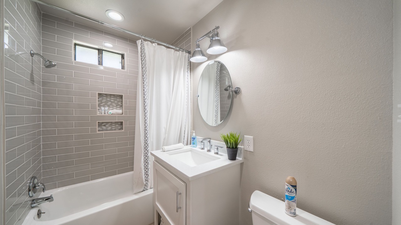 Photo of Bathroom in Canyon Lake