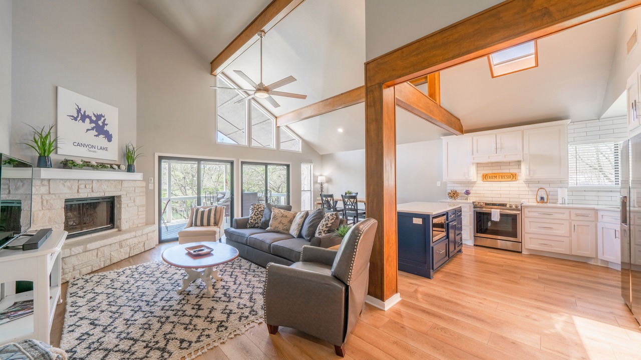Photo of Livingroom in Canyon Lake