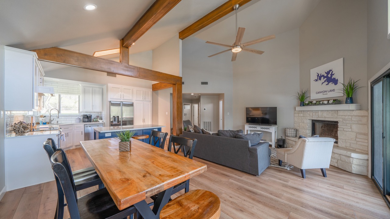 Photo of Livingroom in Canyon Lake