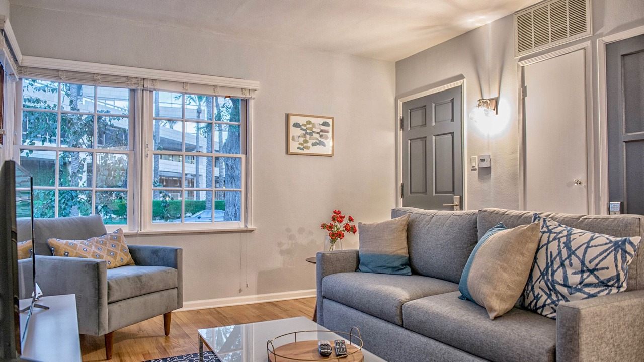 Photo of Livingroom in Burbank