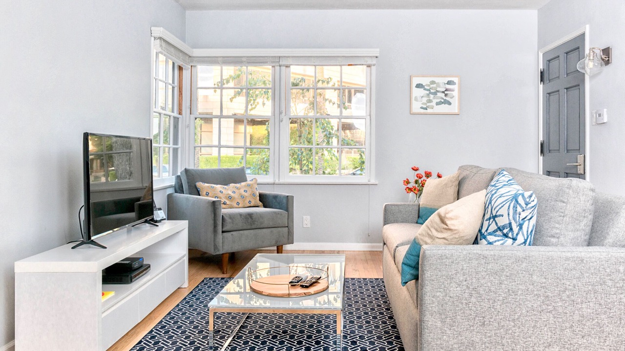 Photo of Livingroom in Burbank