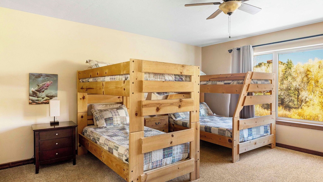 Photo of Bedroom in South Fork