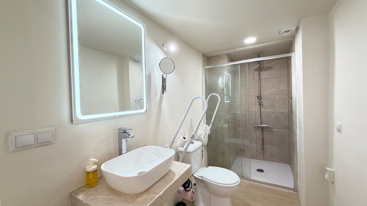 Photo of Bathroom in El Cabanyal