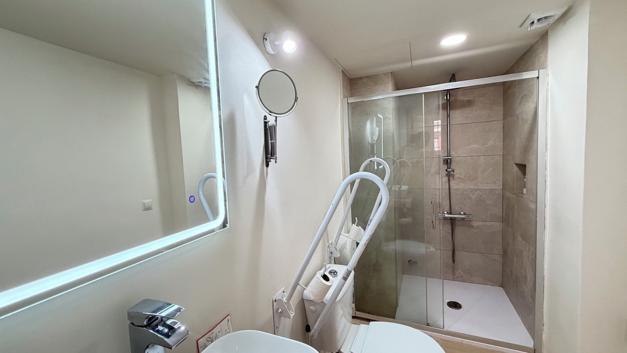 Photo of Bathroom in El Cabanyal