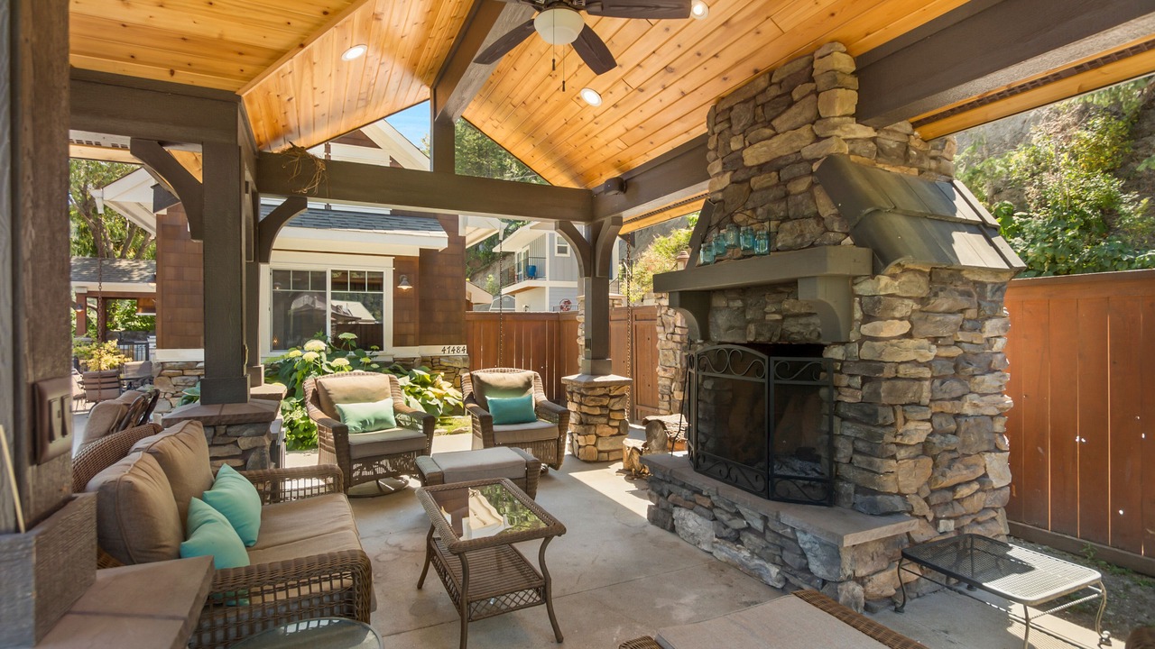 Photo of Patio Balcony in Loon Lake