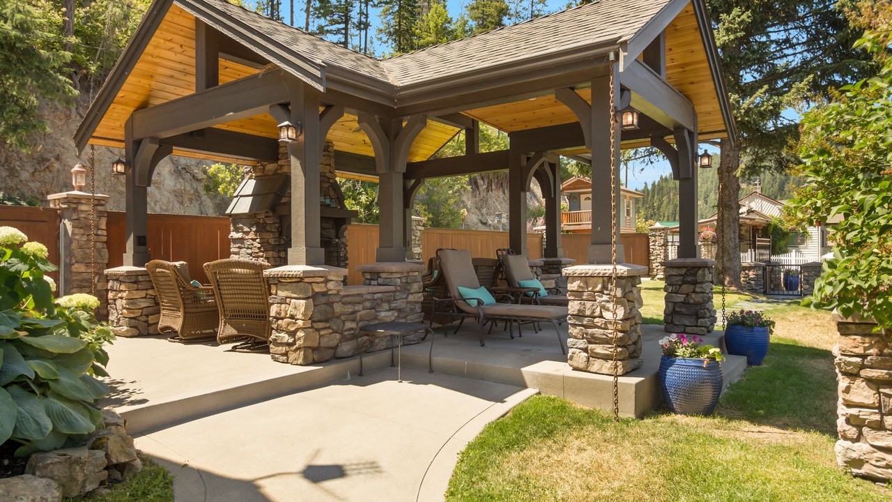 Photo of Patio Balcony in Loon Lake