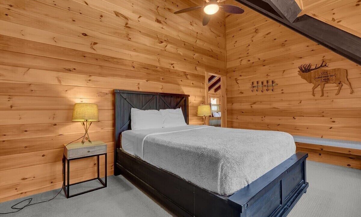 Photo of Bedroom in Sugar Grove