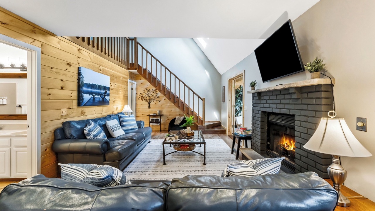 Photo of Livingroom in Tobyhanna