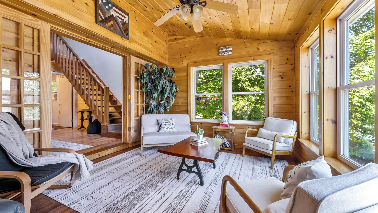 Photo of Livingroom in Tobyhanna