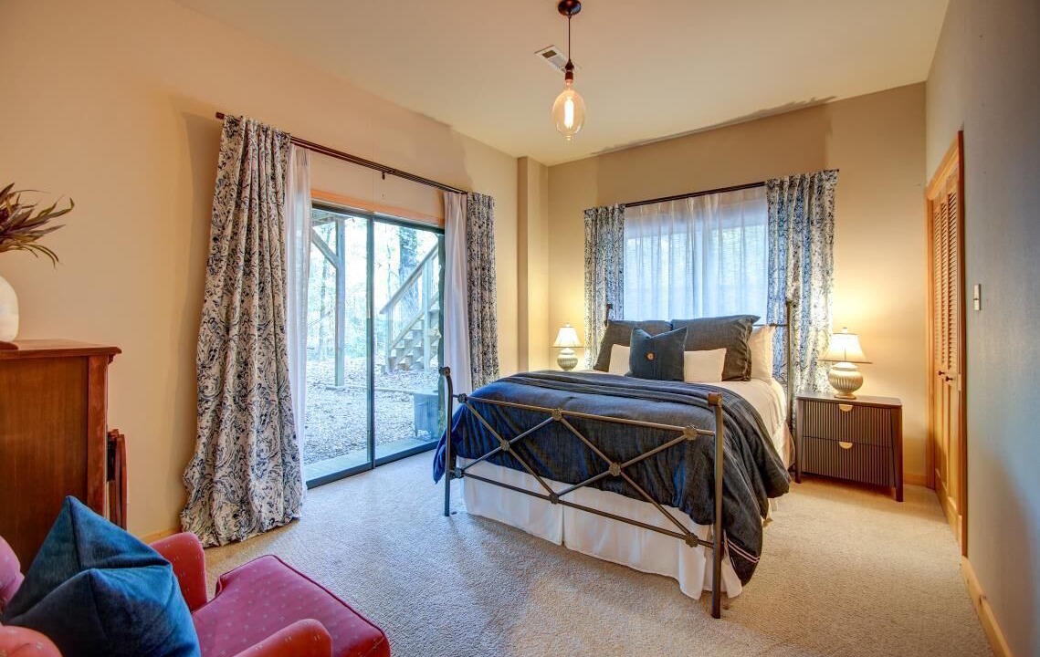 Photo of Bedroom in Mid America
