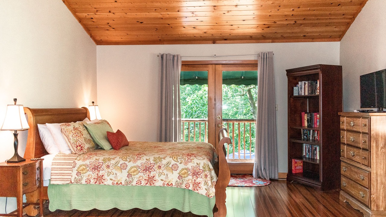 Photo of Bedroom in Mid America