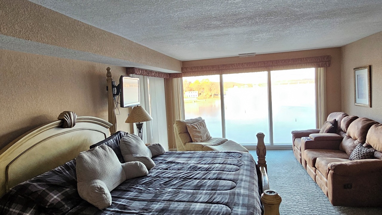 Photo of Bedroom in Osage Beach