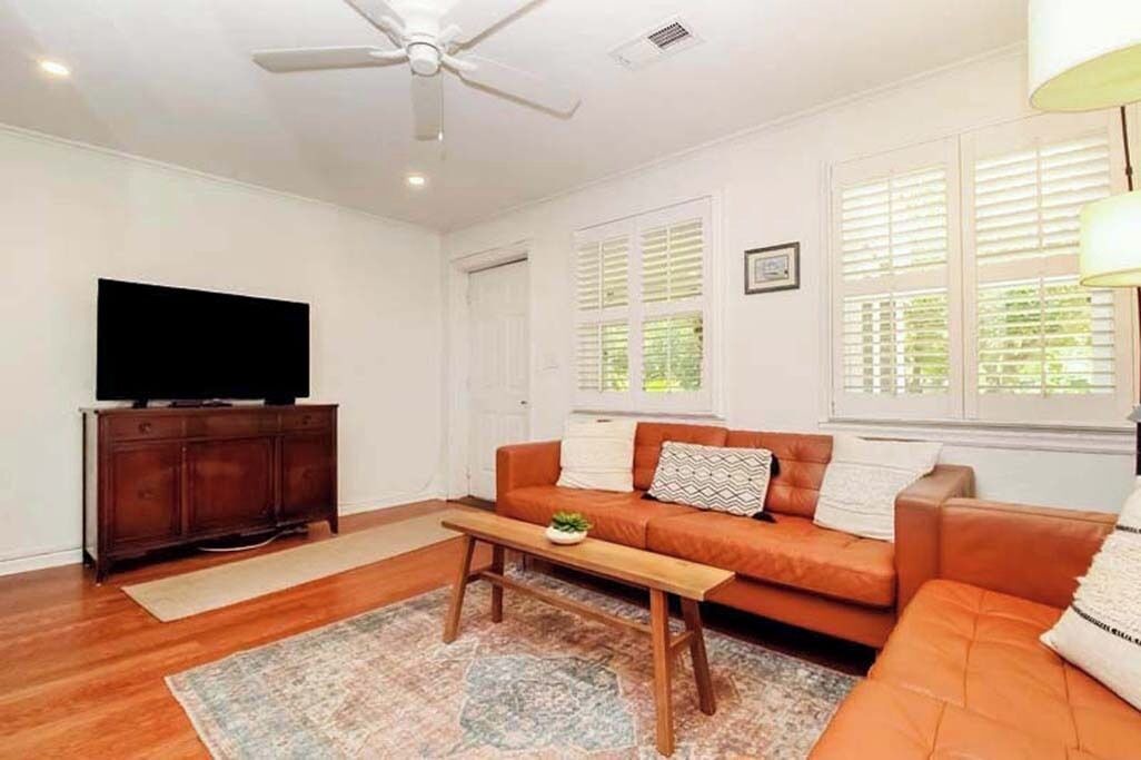 Photo of Livingroom in Mount Pleasant