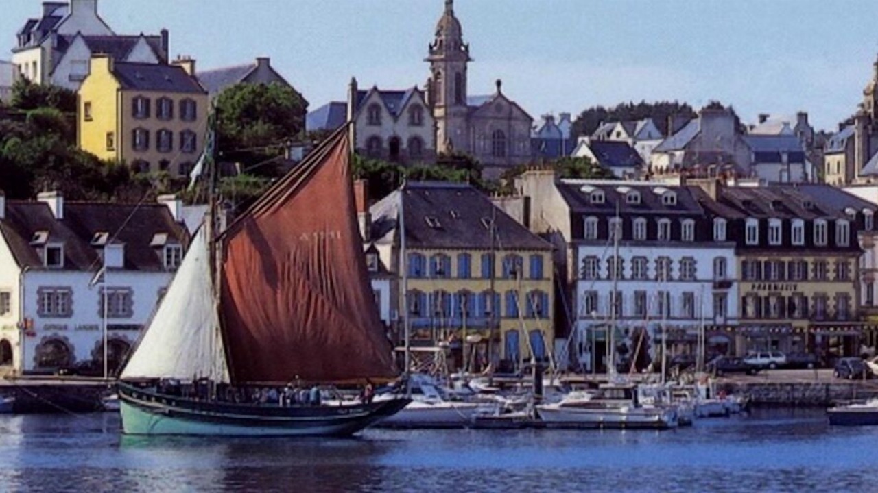 Photo of Others in Esquibien