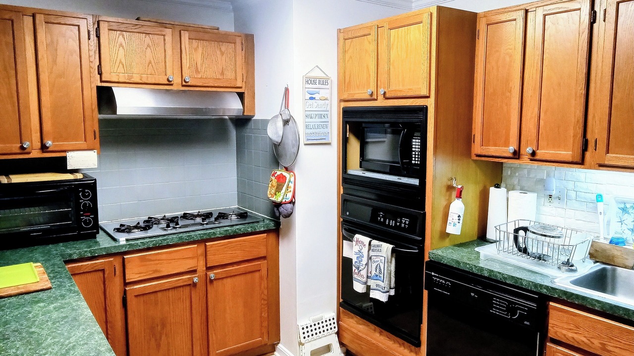 Photo of Kitchen in Calvert Beach-Long Beach