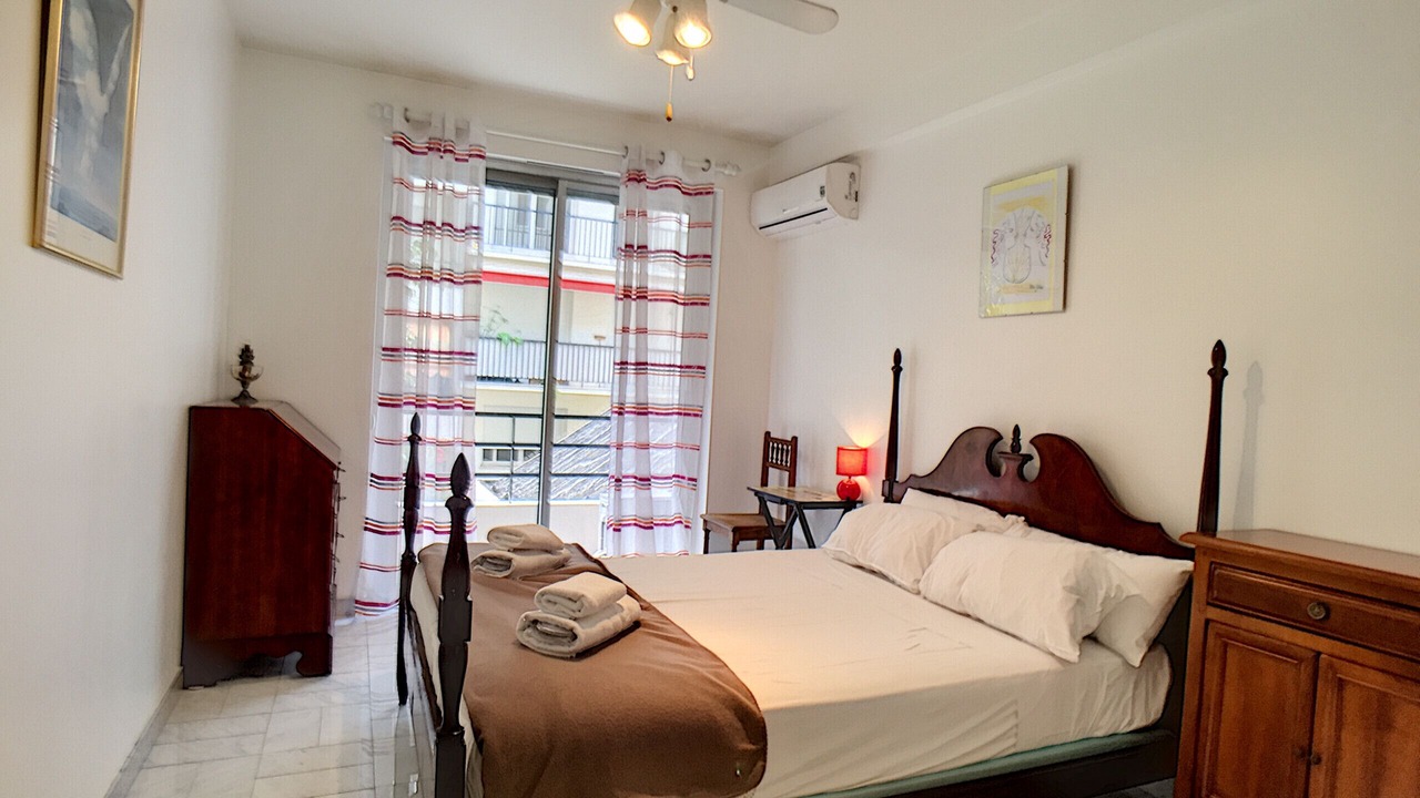 Photo of Bedroom in Musicians Quarter