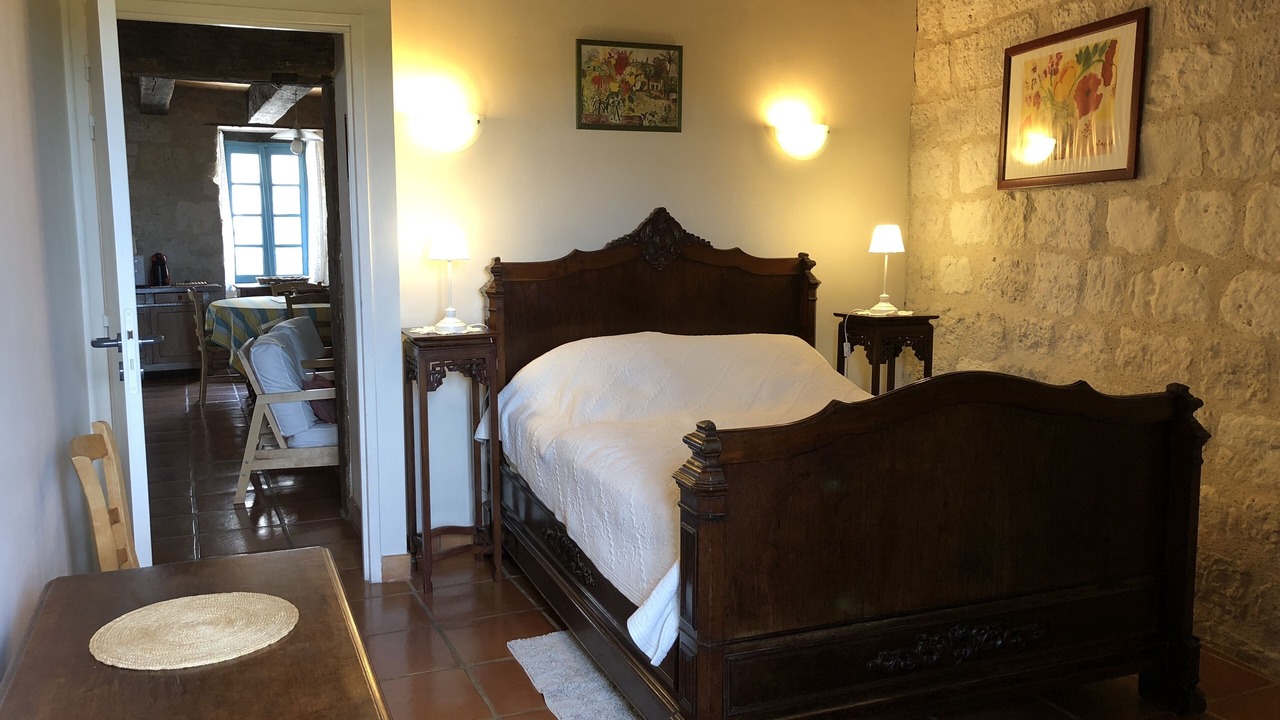 Photo of Bedroom in Monjoi