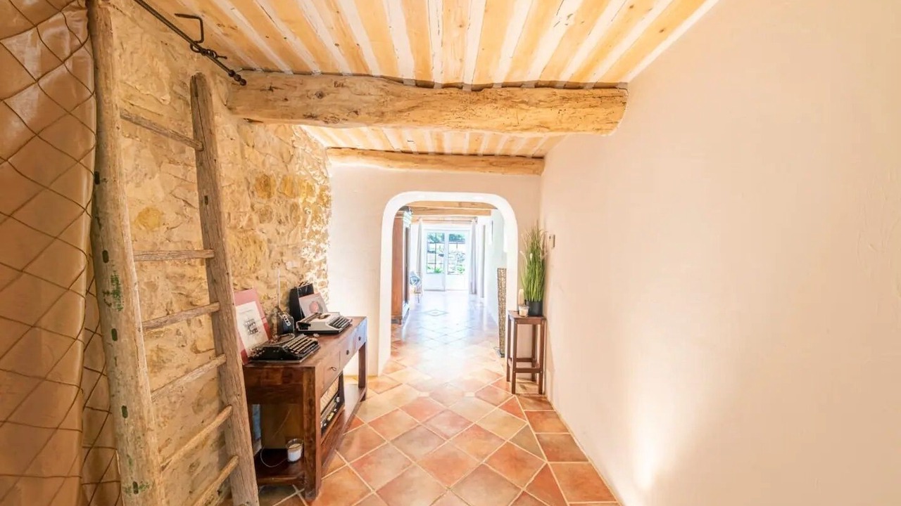 Photo of Others in Banon