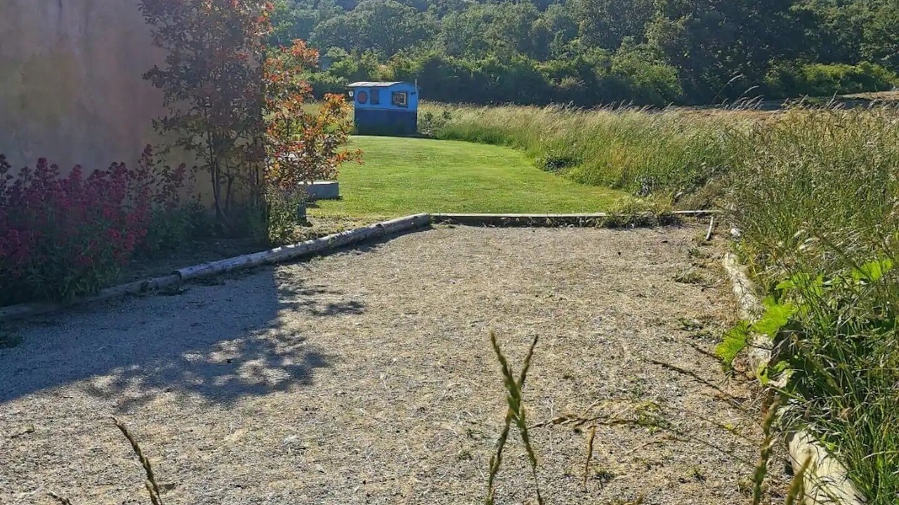 Photo of Outdoor in Banon