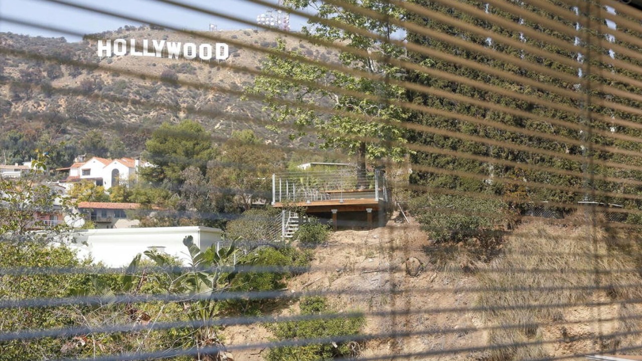 Photo of Bedroom in Hollywoodland