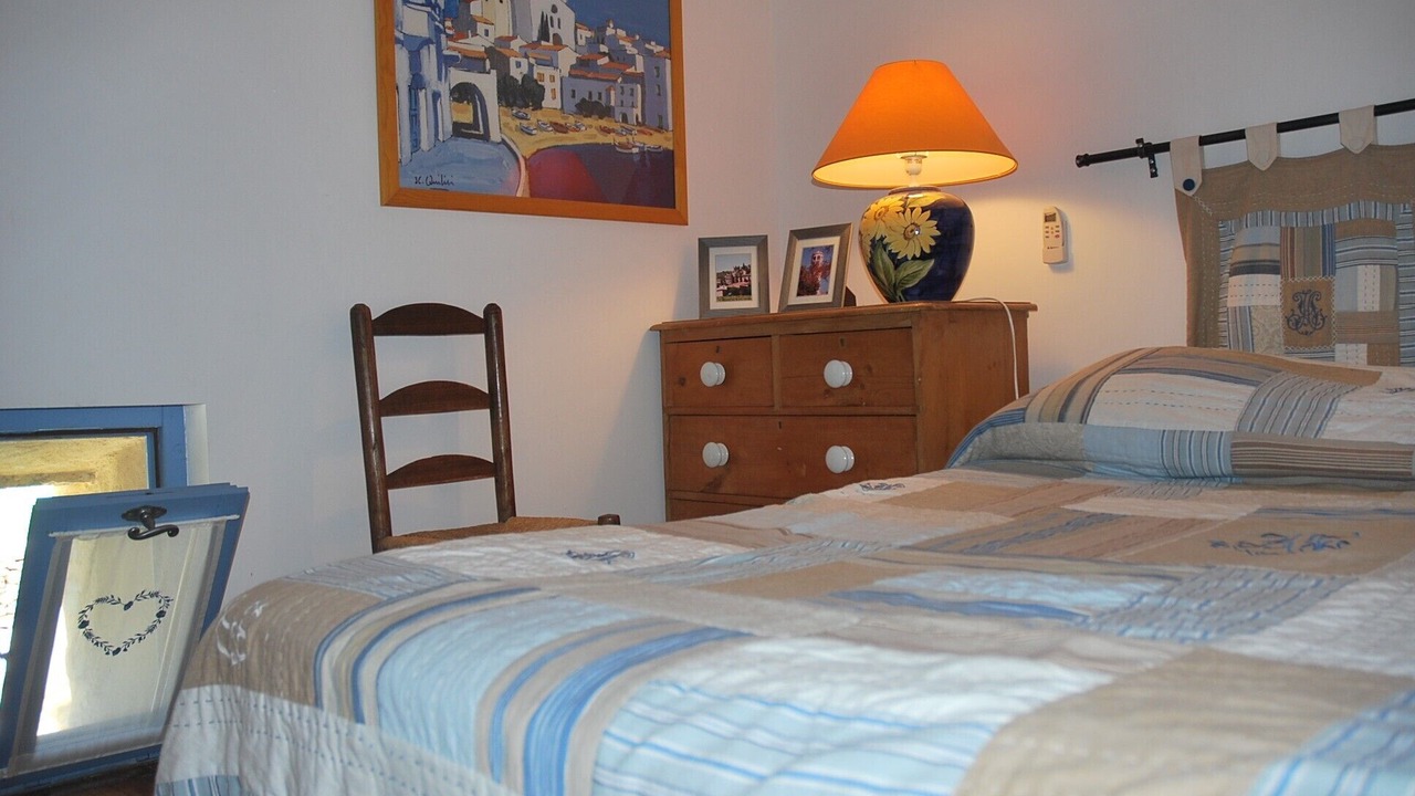Photo of Bedroom in Montaren-et-Saint-Mediers