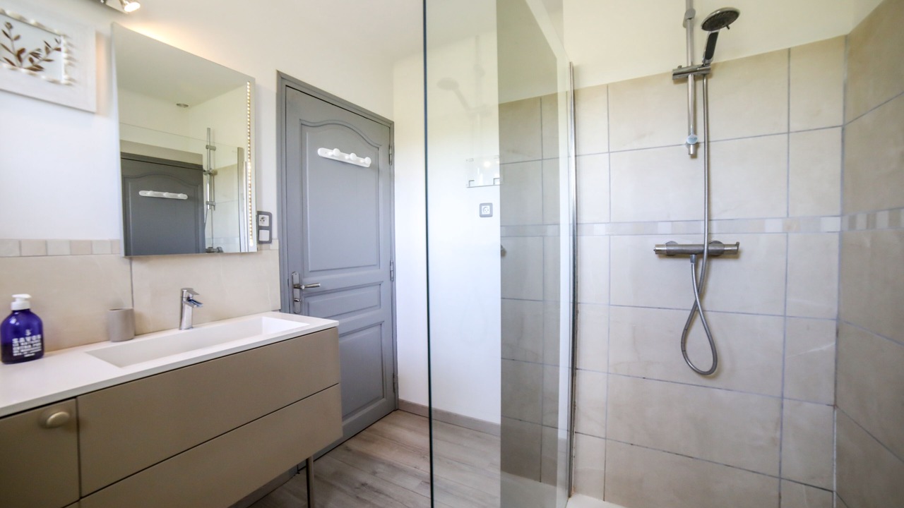Photo of Bathroom in Lagarde Pareol