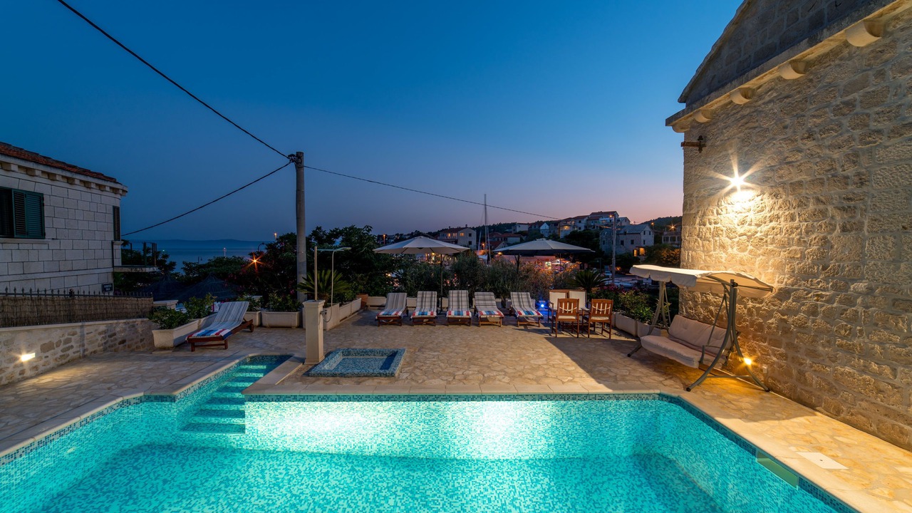 Photo of Outdoor in Sumartin