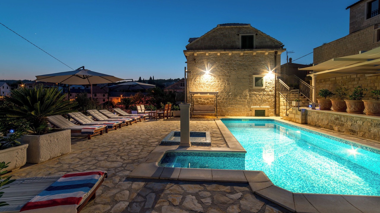 Photo of Outdoor in Sumartin