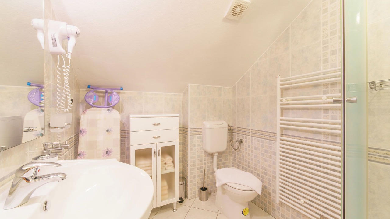 Photo of Bathroom in Sumartin