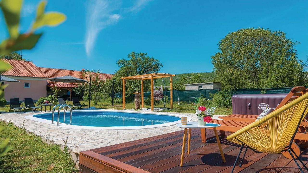 Photo of Outdoor in Unesic