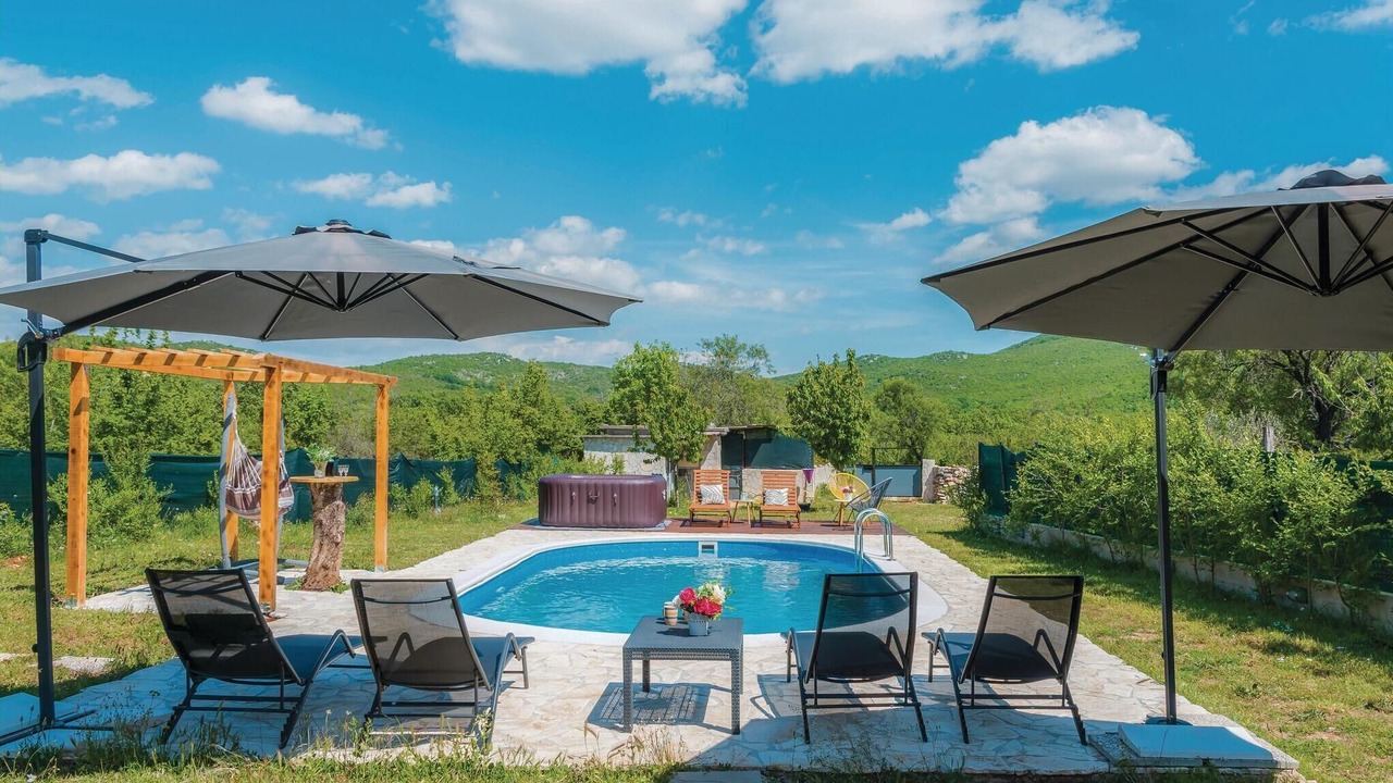 Photo of Outdoor in Unesic