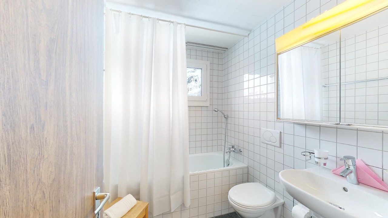 Photo of Bathroom in Silvaplana