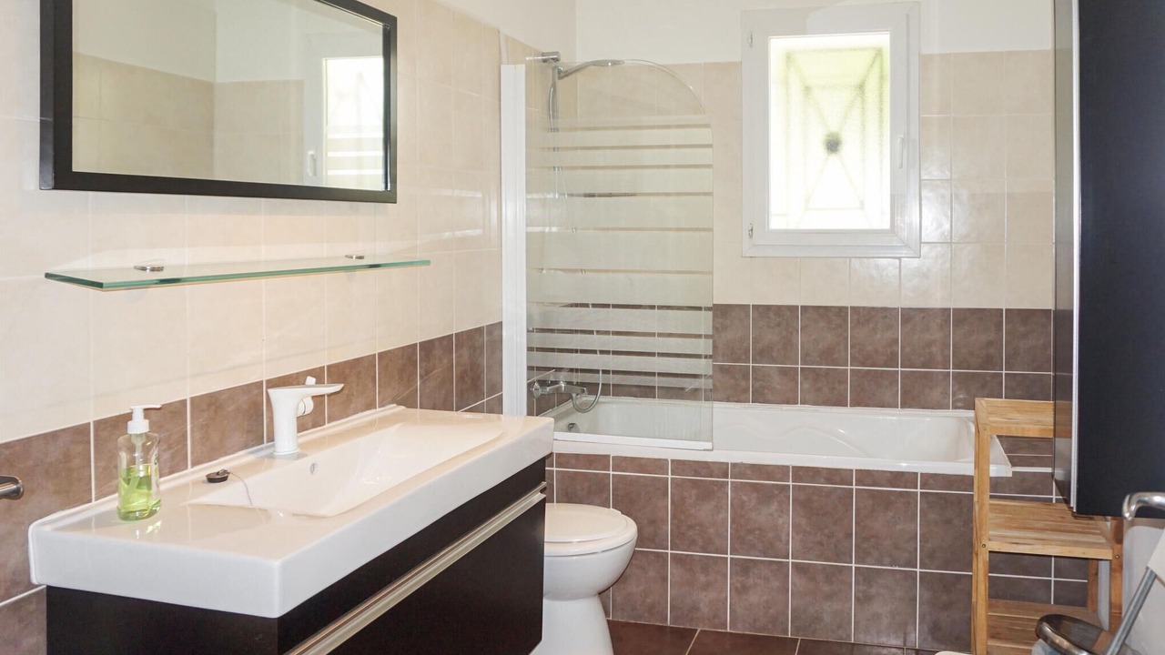 Photo of Bathroom in Bedarieux