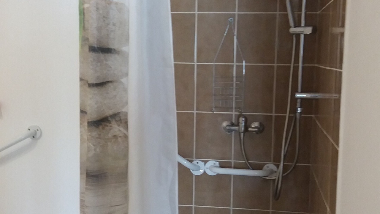 Photo of Bathroom in Avesnes-en-Val