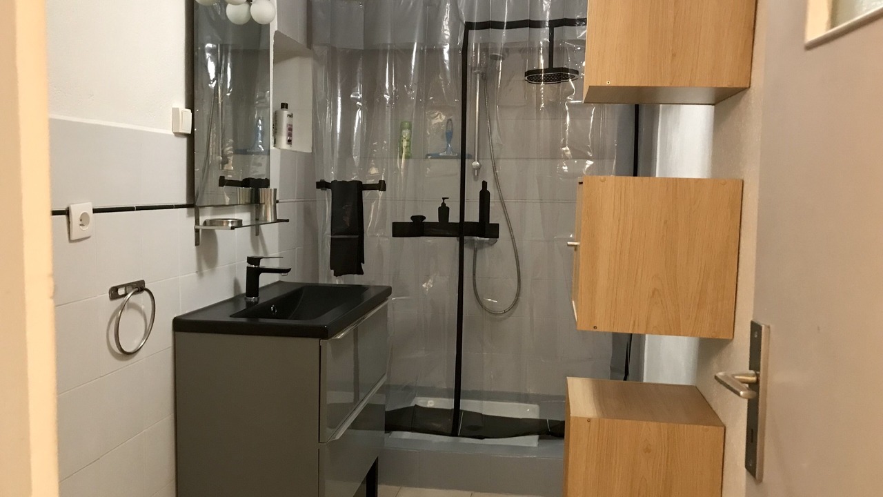 Photo of Bathroom in Port-Vendres