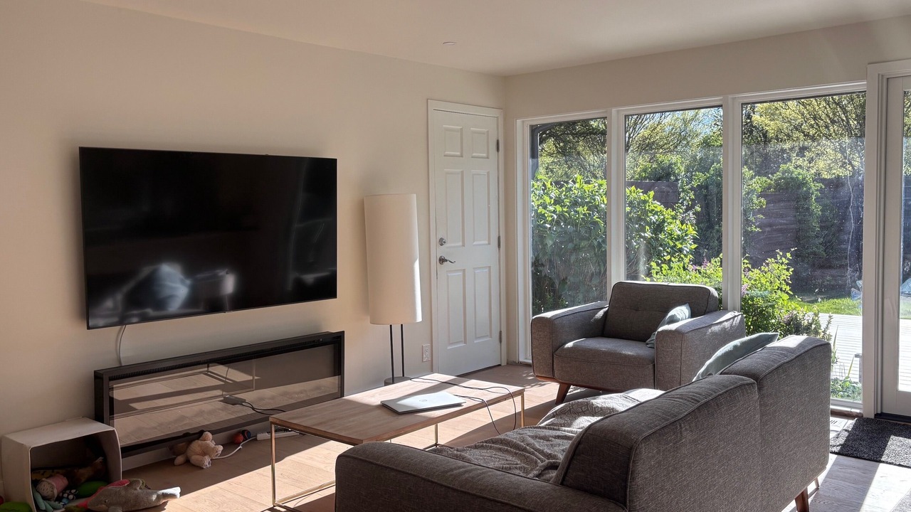 Photo of Livingroom in Clyde Hill