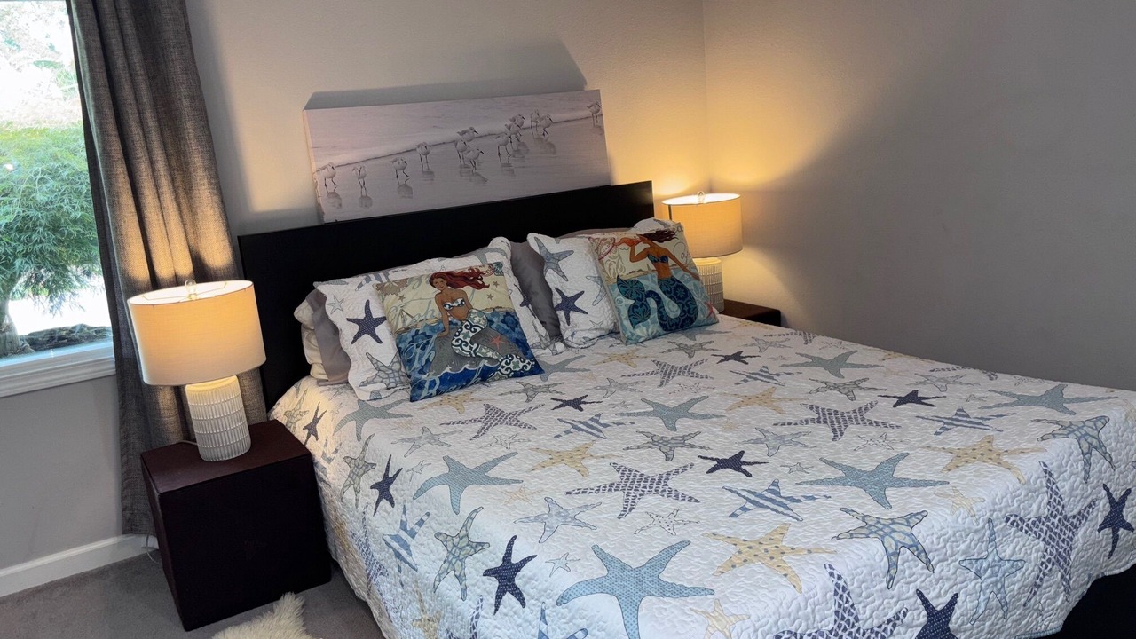 Photo of Bedroom in Clyde Hill