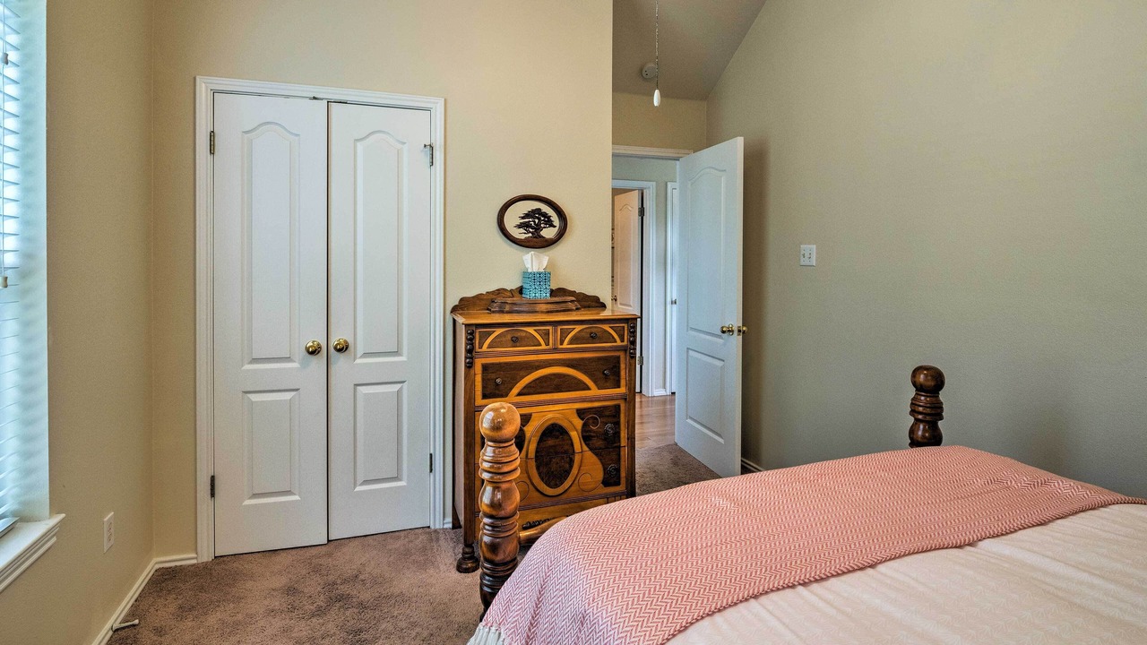Photo of Bedroom in Apache Shores